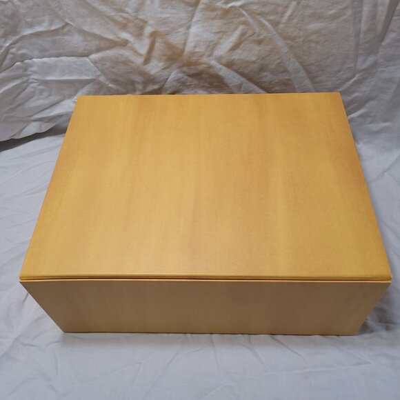 Fendi Magnetic Gift Box Empty Decorative Storage Organizer 13 x 10 x 5 in - Picture 7 of 12